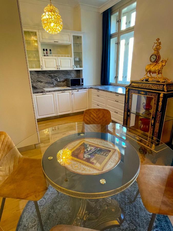 Karlsbad Prestige Apartment Екстериор снимка