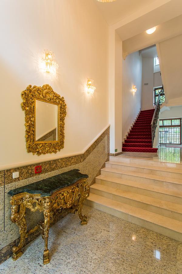 Karlsbad Prestige Apartment Екстериор снимка