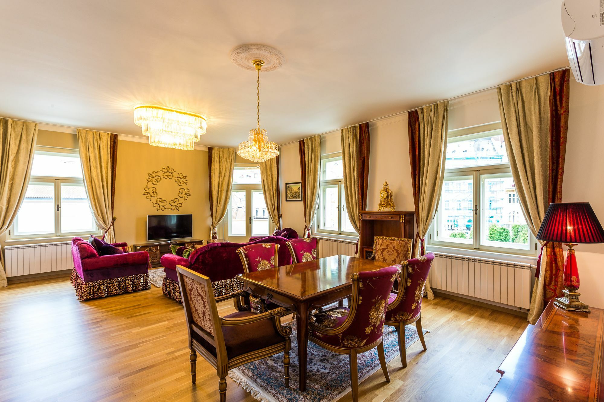 Karlsbad Prestige Apartment Екстериор снимка
