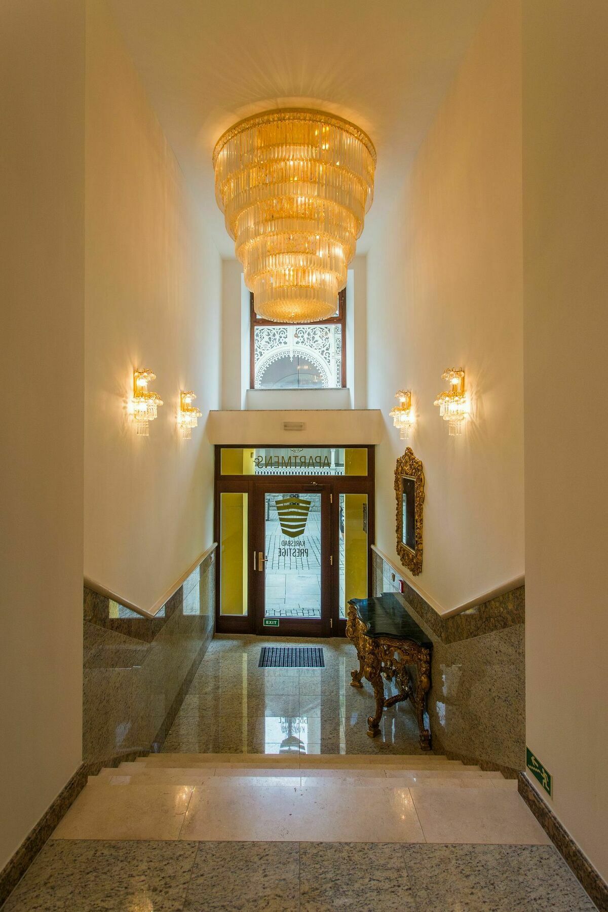 Karlsbad Prestige Apartment Екстериор снимка